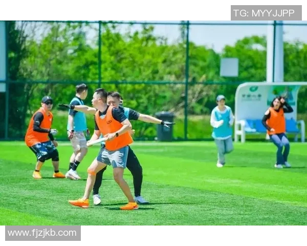 赛后分析:西安飞盘队与武汉飞盘队的耐力对决全景回顾 赛后分析:西安飞盘队与武汉飞盘队的耐力对决全景回顾